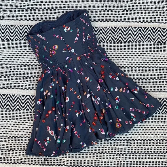 Rebecca Taylor 100% Silk Strapless Dress size 4 - Picture 2 of 7